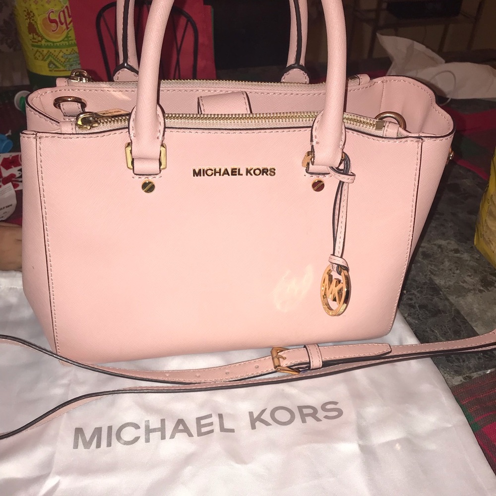 Comes with a dust bag